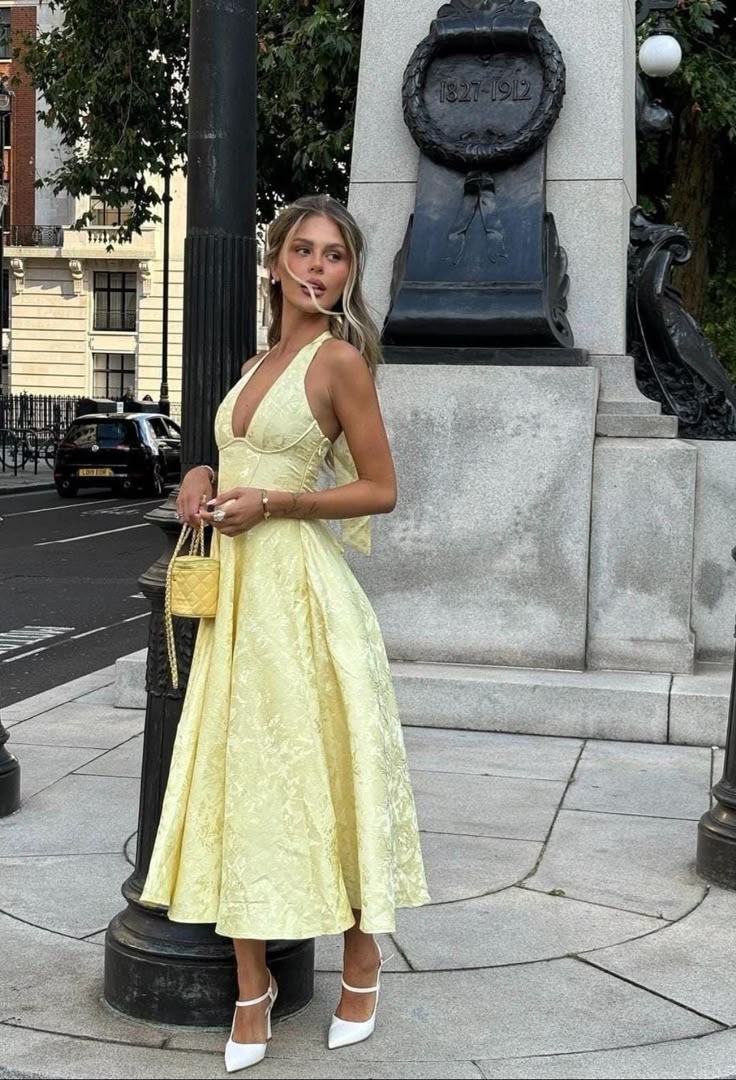 Navela | Halter Sleeveless Midi Dress