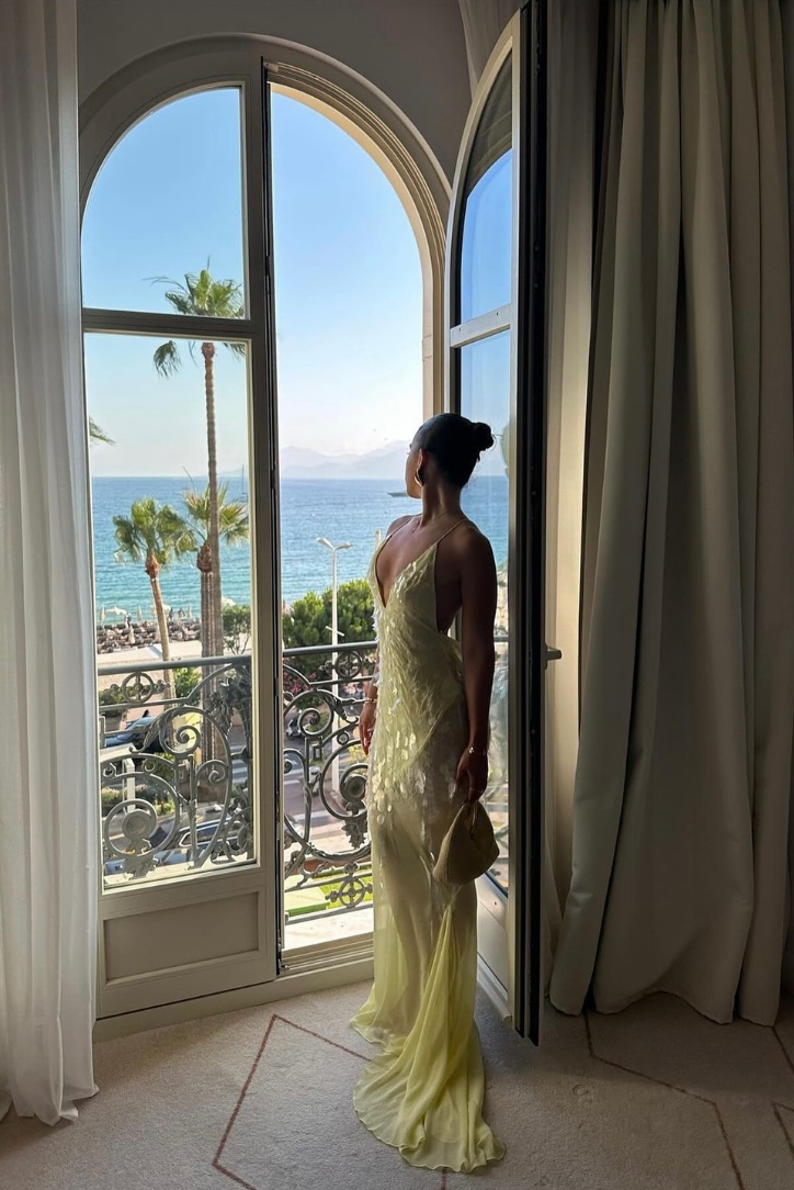Navela | V-Neck Sleeveless Maxi Dress