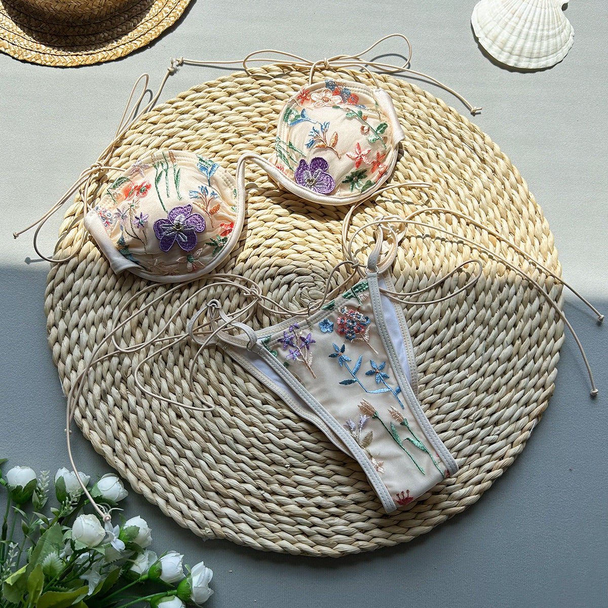 Navela | Embroidery Split Swimsuit