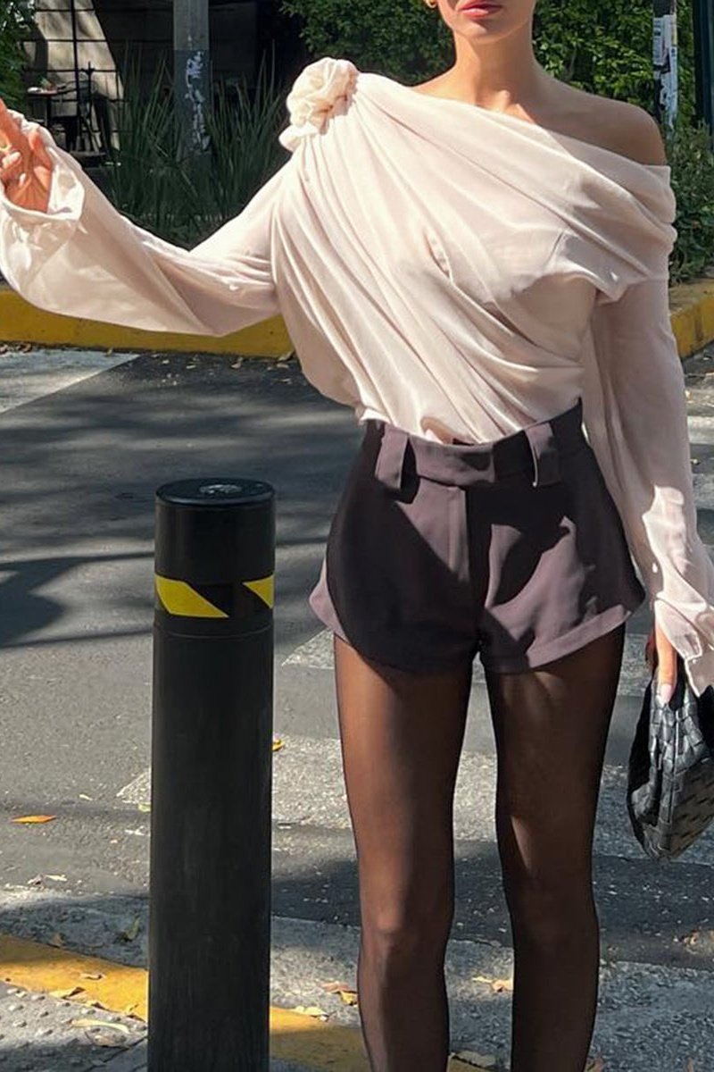 Navela | Flower One Shoulder Top
